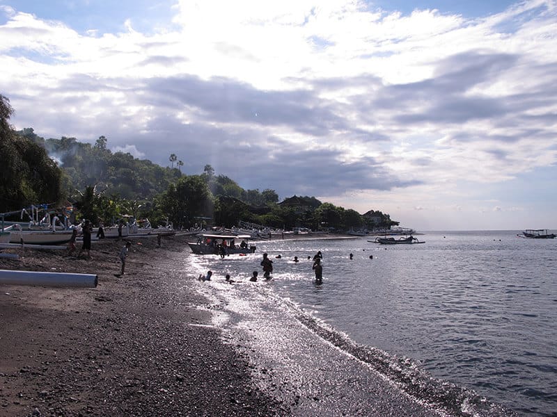 Playa de Jemeluk en Amed